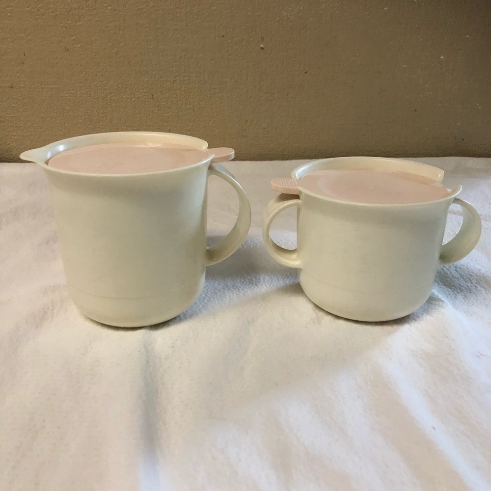 Vintage Tupperware creamer and sugar set